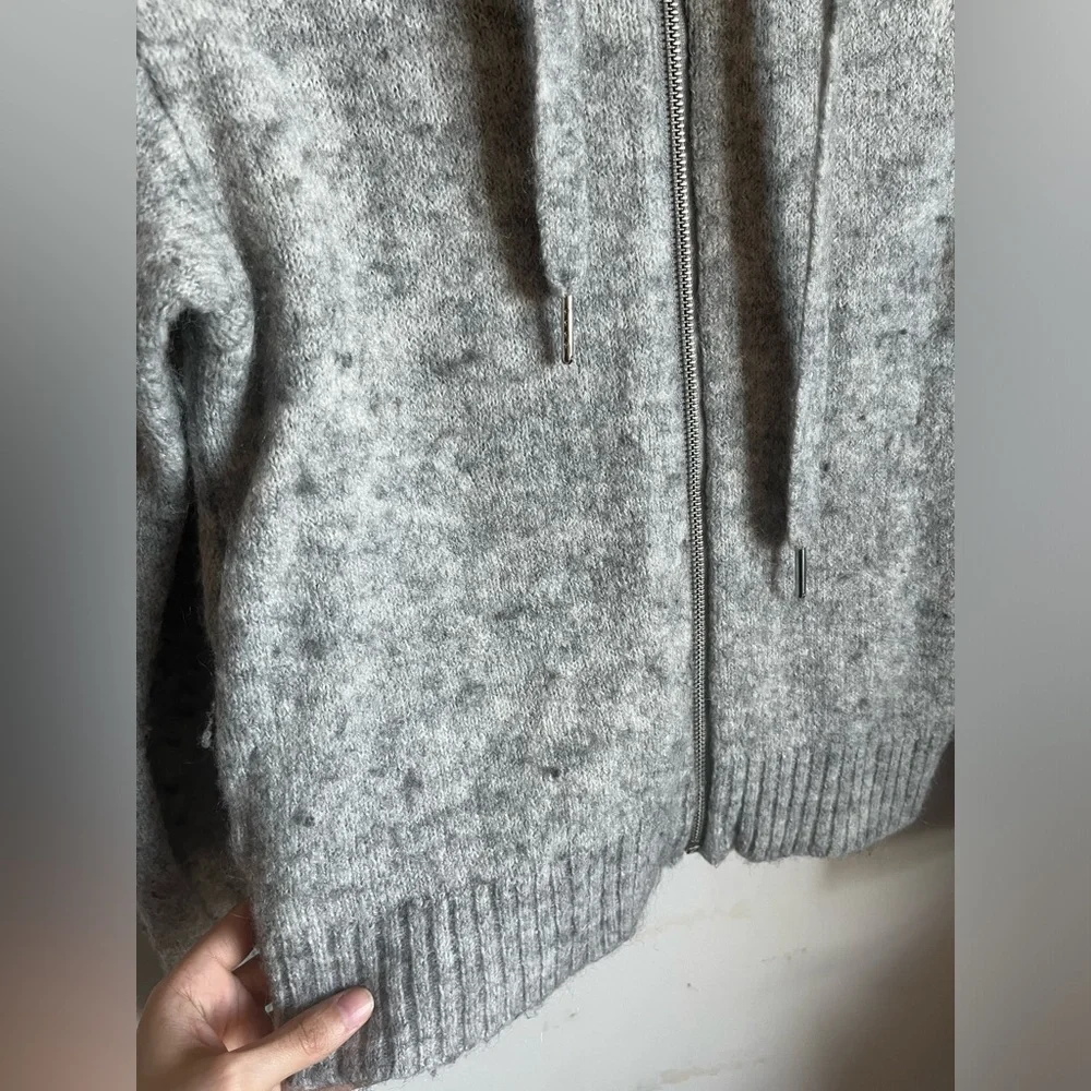 H&M Wool-Blended Gray Zip-Up Hoodie - Picture 2 of 10